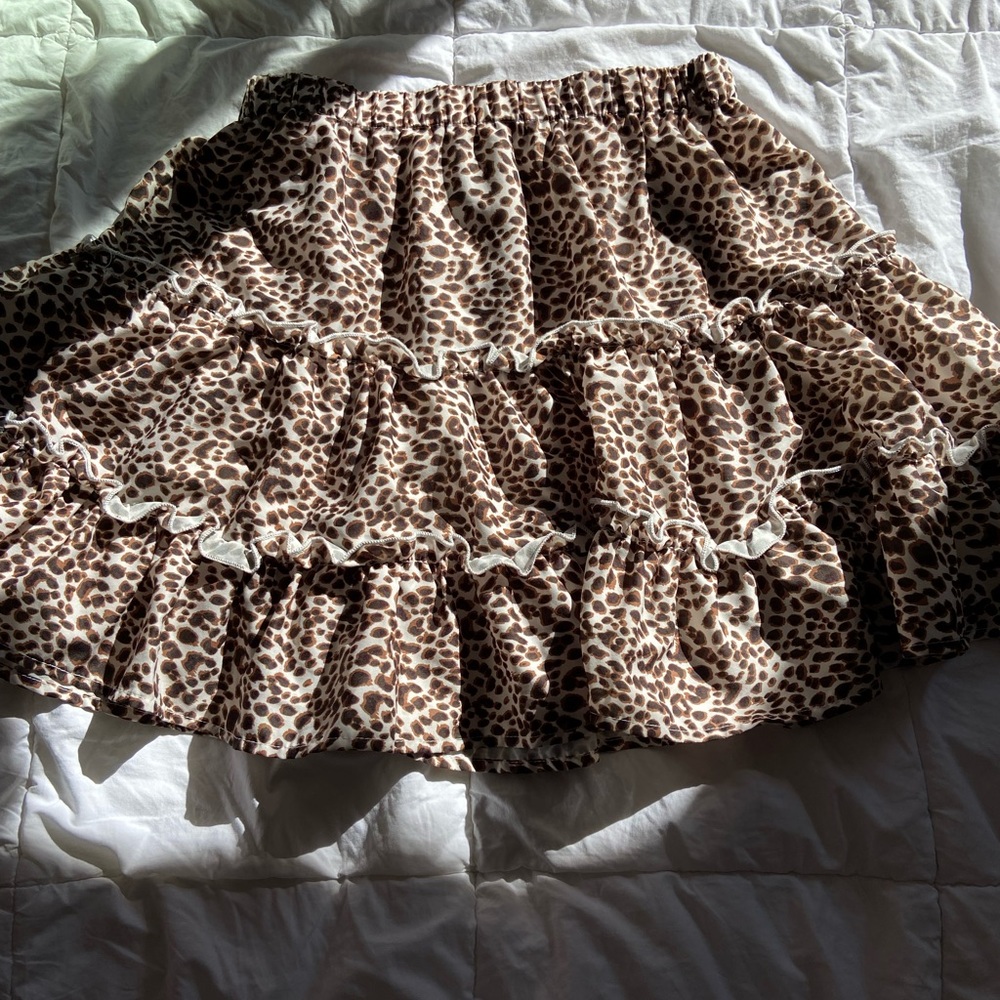 Ruffled leopard print skirt